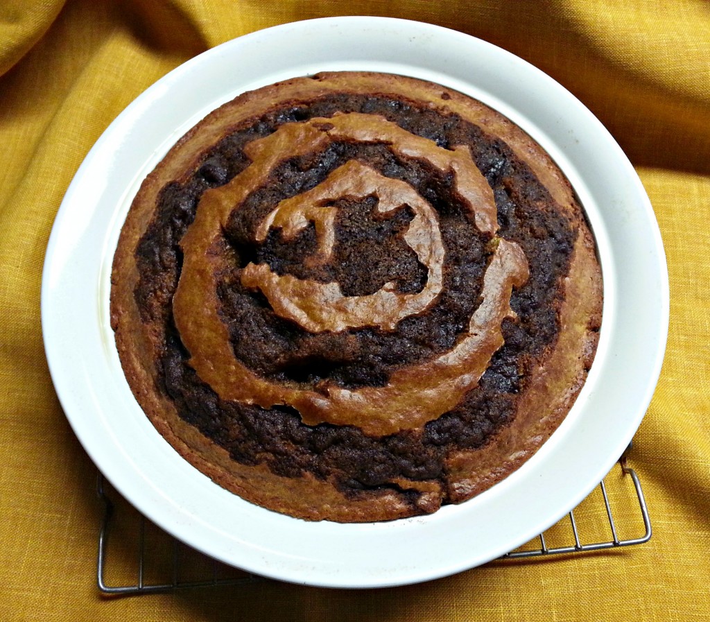 Cinnamon Roll Cake © www.food-crafting.com