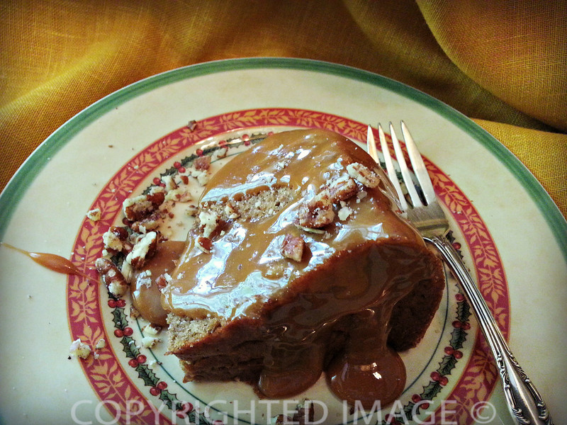 christmas holiday dinnerware sets - caramel apple cake