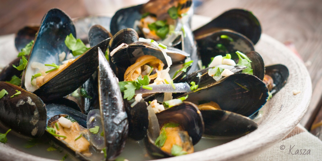 johnnys-blues-wild-maine-mussels/