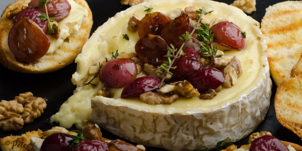 unique-gourmet-gifts-baked-brie