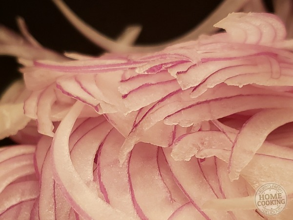 sliced-red-onions